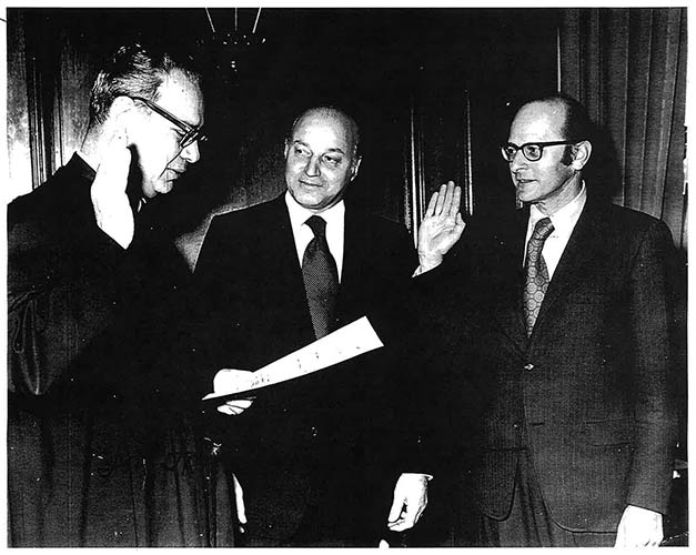 7 Judge Walter Carpineti swearing in Fred Campagnoli when he was reappointed to the War Memorial by Mayor Joseph L. Alioto, Dec. 23, 1970